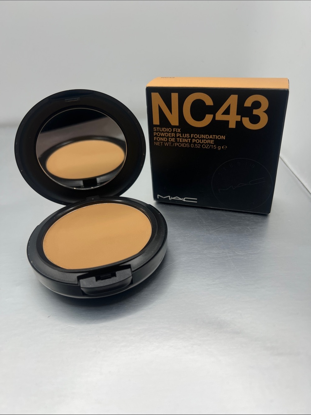 MAC Cosmetics Studio Fix Powder Plus Foundation NC43 - Warm Tan Compact. New